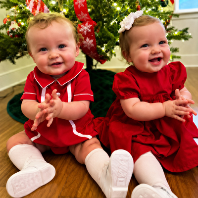 Original photo of twin babies, used to create a hand-painted portrait